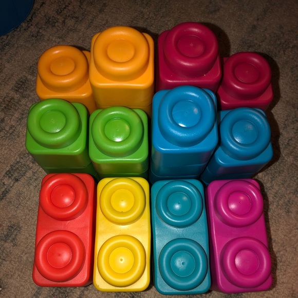 35 starter legos soft - Picture 3 of 7